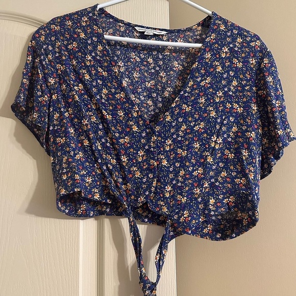 American Eagle crop top • Size medium • $25 - Picture 1 of 1